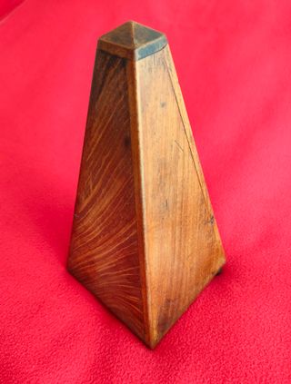 Metrónomo muy antiguo madera con campana