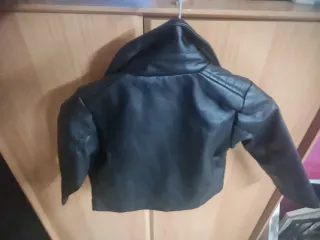 Chaqueta niña cuero sintético negra