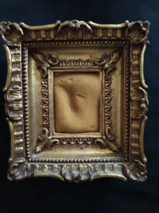 Marco antiguo dorado