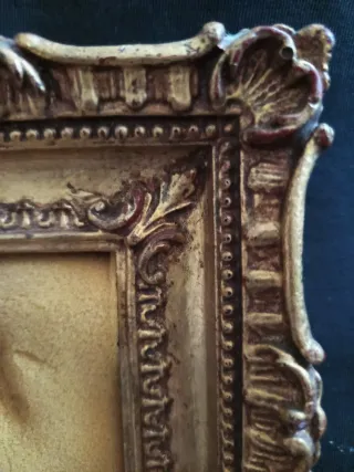 Marco antiguo dorado