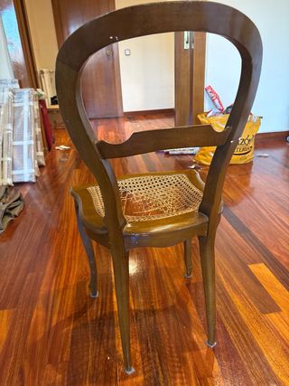 Silla antigua para restaurar