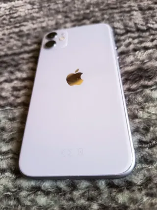 iPhone 11 128 GB color malva muy cuidado