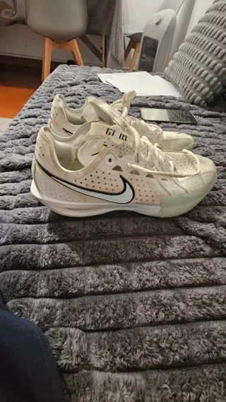 Nike GT Cut 3 Baloncesto Blancas Talla 42