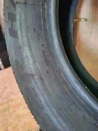 235 60 R18 103V Bridgestone - 1 neumático sin uso