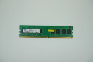 2 x DIMM Samsung DDR2-5300U 512Mb M378T6553EZS-CE6