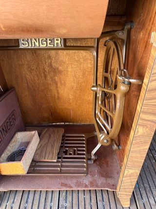 Máquina de coser Singer antigua
