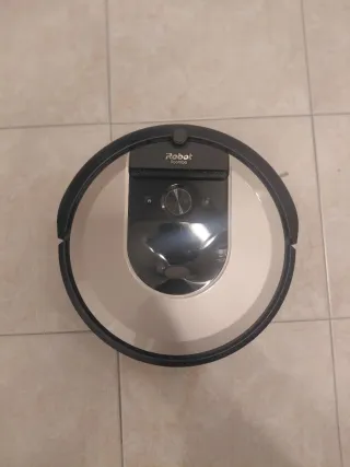 Robot Roomba i 7 aspirapolvere
