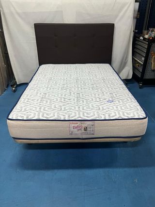 Base Tapizada + Colchón Visco 135x190