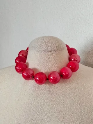 Collar bolas grandes resina rojo vibrante