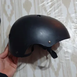 Casco skate patinaje L adulto