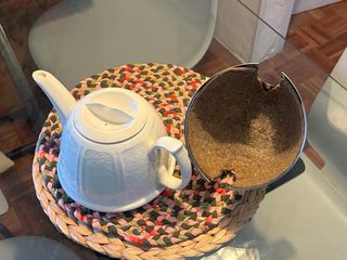 Tetera inglesa vintage con cobertor térmico