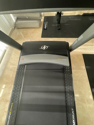 Máquinas de Gimnasio: Banco, Elíptica y Más