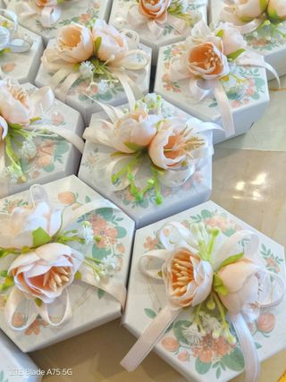 Bomboniera Rose Artificiali Beige/Rosa