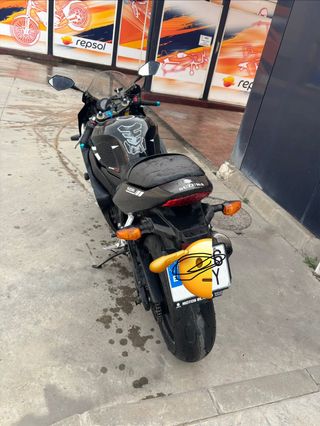 Suzuki GSXR 600 K5 Negra