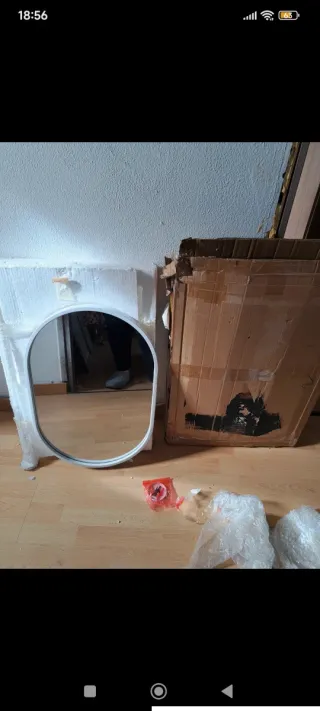 Espejo nuevo de pared