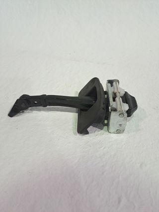 RETENEDOR/LIMITADOR PUERTA FORD FOCUS 688724