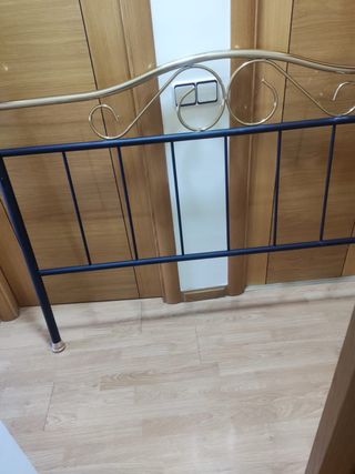 Cabecero de forja negro y dorado cama matrimonio