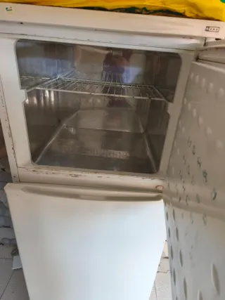 Nevera  congelador indesit