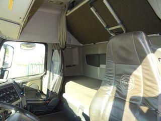 Volvo FH 520 - CAMION CAJA ABIERTA