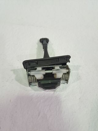 RETENEDOR/LIMITADOR PUERTA FORD FOCUS 688799