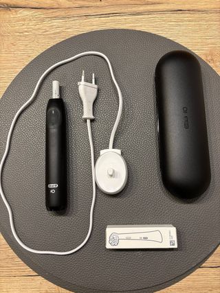 Cepillo Eléctrico Oral-B iO Series 5 SEMI NUEVO