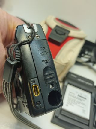 Fujifilm FinePix F480 + accesorios