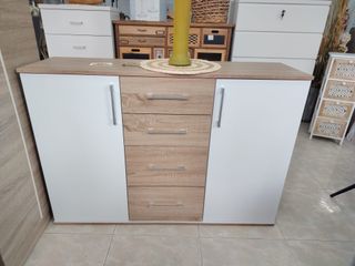 Aparador blanco y madera