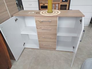 Aparador blanco y madera