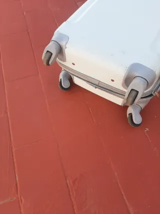 Maleta cabina blanca 4 ruedas