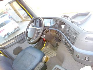 Volvo FH 520 - CAMION PLATAFORMA