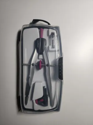 Compás Maped con accesorios