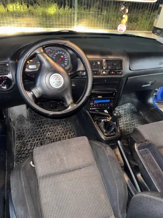 Volkswagen Golf 2004