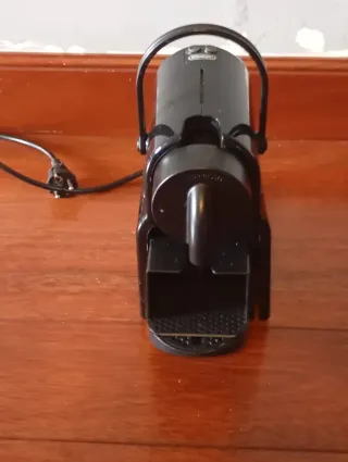 Cafetera Nespresso Negra