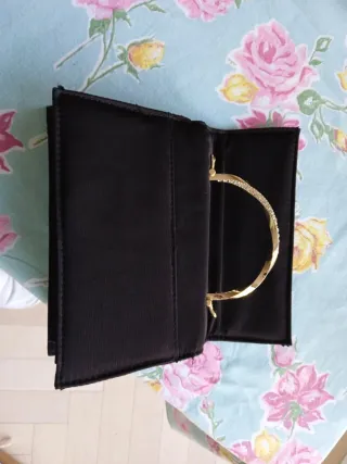 Bolso negro de fiesta