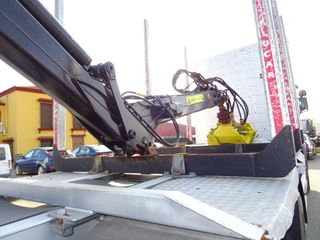 Scania R 440 - CAMION PLATAFORMA PARA TRONCOS