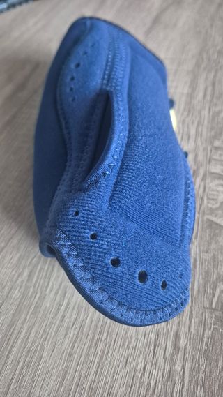 Muñequera de noche ajustable