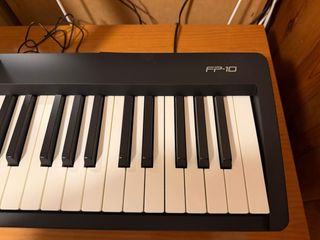 Roland FP-10 Piano Digital