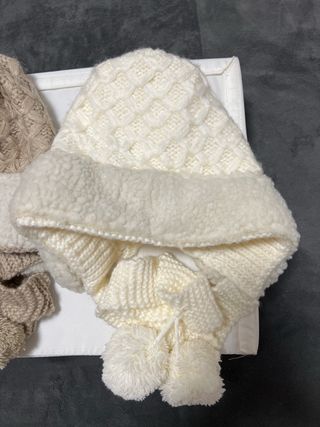 Lotto 2 cappelli invernali adulti