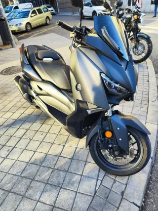 Yamaha Xmax 400 2020 24000km extras