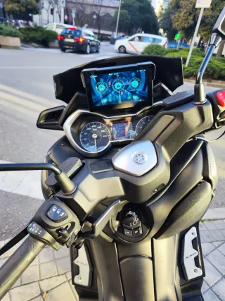 Yamaha Xmax 400 2020 24000km extras