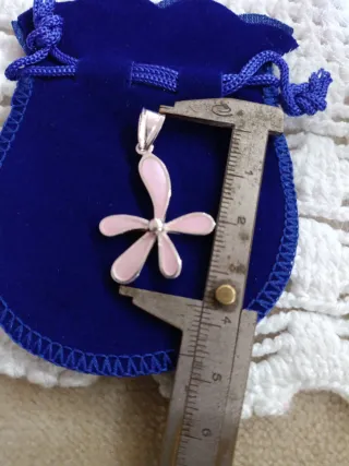 Precioso colgante de flor plata de ley