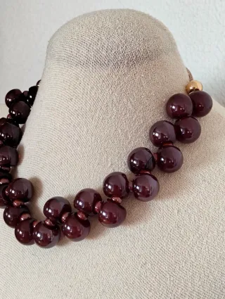 Collar bolas grandes marrón chocolate resina