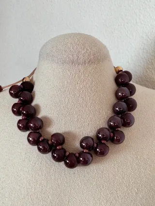 Collar bolas grandes marrón chocolate resina