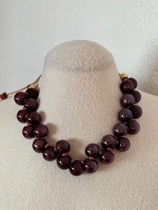 Collar bolas grandes marrón chocolate resina