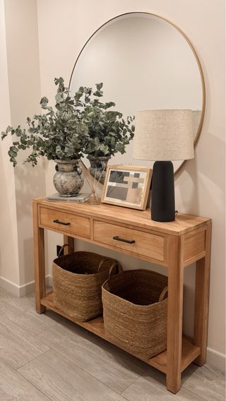 Cónsola de madera de teca Tikamoon