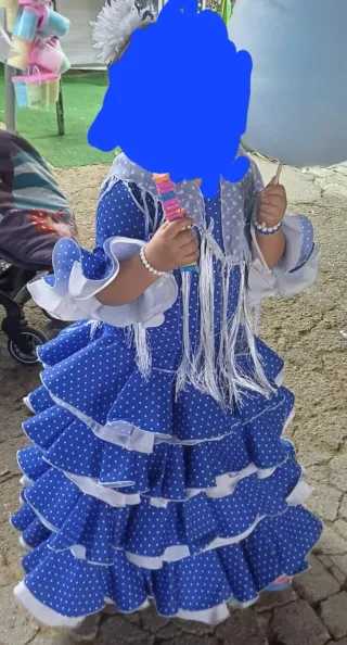Traje de flamenca niña de 8 años azul con lunares