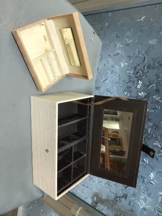 Joyero organizador con espejo