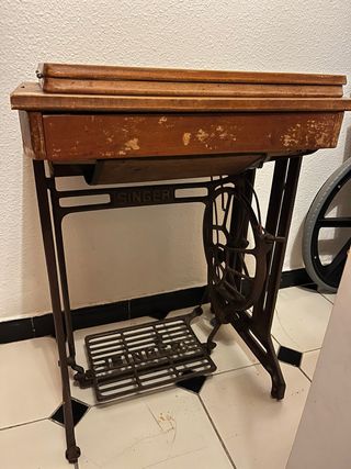 Máquina de coser Singer antigua