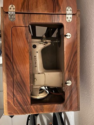 Máquina de coser Singer antigua