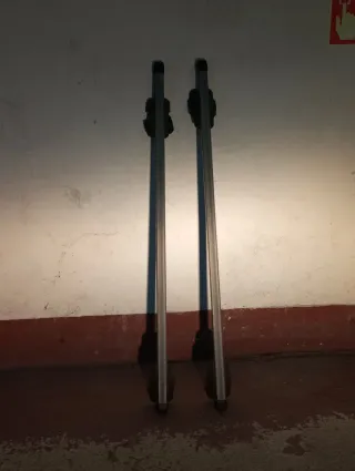 Barras universales de techo para baca.